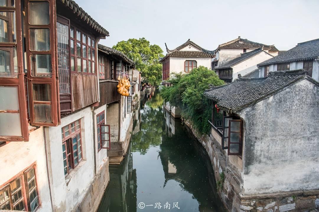 “近视治愈”频上热搜，平台难辞其咎